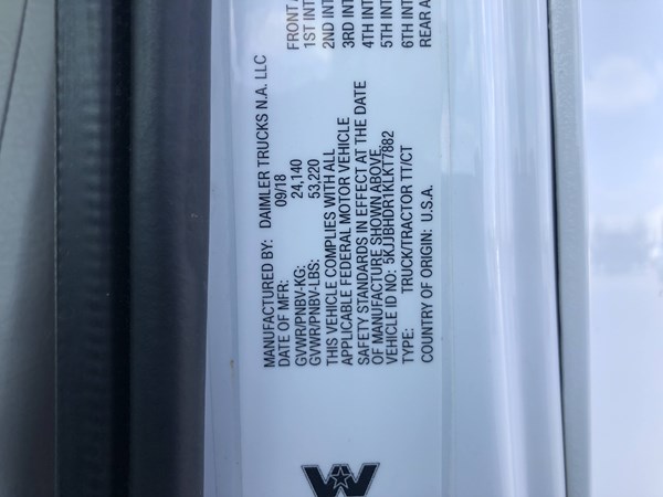 USED 2019 WESTERN STAR 5700 XE SLEEPER TRUCK #1523-12