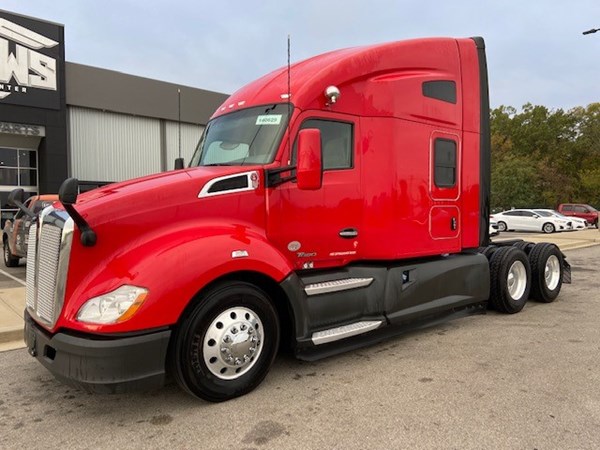 USED 2019 KENWORTH T680E DAYCAB TRUCK #1581-2